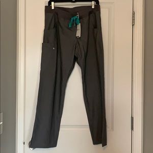 NWT Figs women’s scrub pants size L